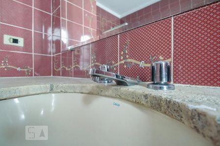 Casa à venda com 325m², 3 quartos e 2 vagas Casa à venda com 325m², 3 quartos e 2 vagasBanheiro