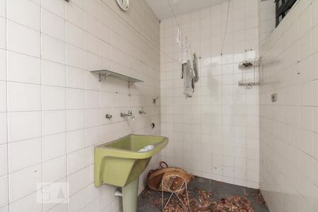 Casa à venda com 325m², 3 quartos e 2 vagas Casa à venda com 325m², 3 quartos e 2 vagasÁrea de serviço