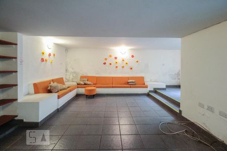 Casa à venda com 325m², 3 quartos e 2 vagas Casa à venda com 325m², 3 quartos e 2 vagasSalão de festas