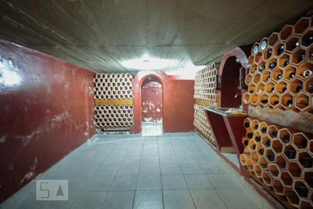 Casa à venda com 325m², 3 quartos e 2 vagas Casa à venda com 325m², 3 quartos e 2 vagasAdega