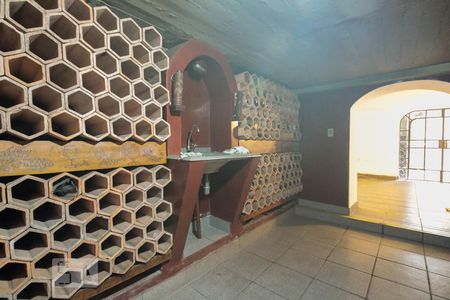 Casa à venda com 325m², 3 quartos e 2 vagas Casa à venda com 325m², 3 quartos e 2 vagasAdega