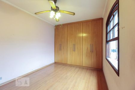 Casa à venda com 325m², 3 quartos e 2 vagas Casa à venda com 325m², 3 quartos e 2 vagasSuíte