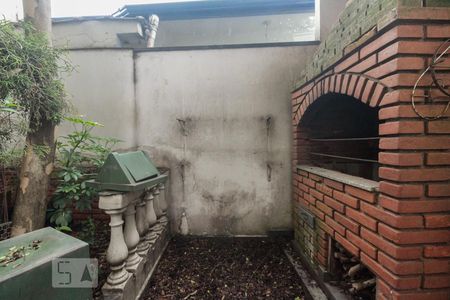 Casa à venda com 325m², 3 quartos e 2 vagas Casa à venda com 325m², 3 quartos e 2 vagasQuintal e Churrasqueira