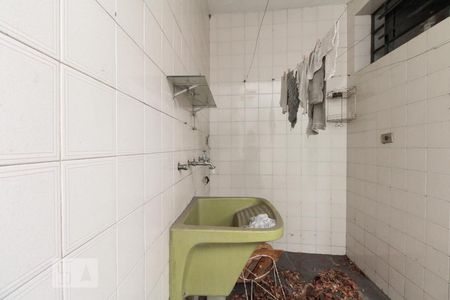 Casa à venda com 325m², 3 quartos e 2 vagas Casa à venda com 325m², 3 quartos e 2 vagasÁrea de serviço