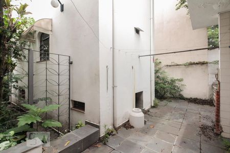 Casa à venda com 325m², 3 quartos e 2 vagas Casa à venda com 325m², 3 quartos e 2 vagasQuintal e Churrasqueira