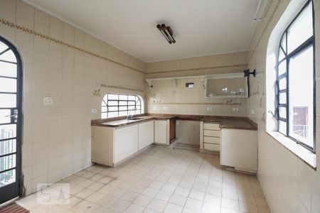 Casa à venda com 325m², 3 quartos e 2 vagas Casa à venda com 325m², 3 quartos e 2 vagasCozinha