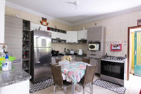 Casa à venda com 194m², 3 quartos e 2 vagas Casa à venda com 194m², 3 quartos e 2 vagasCozinha