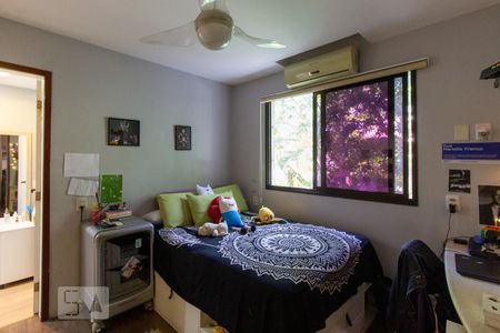 Suite de apartamento à venda com 3 quartos, 158m² em Laranjeiras, Rio de Janeiro