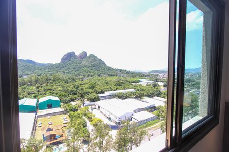 Vista  janela flat de apartamento à venda com 1 quarto, 46m² em Jacarepaguá, Rio de Janeiro