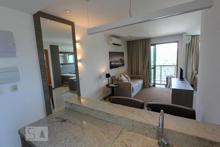 Detalhe Sala de apartamento à venda com 1 quarto, 46m² em Jacarepaguá, Rio de Janeiro