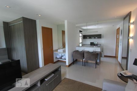 Detalhe Sala de apartamento à venda com 1 quarto, 46m² em Jacarepaguá, Rio de Janeiro