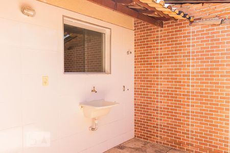 Casa de condomínio à venda com 62m², 2 quartos e 1 vagaÁrea de Serviço