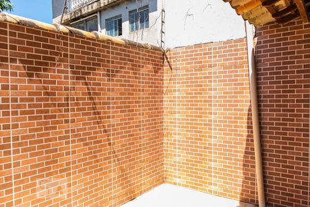 Casa de condomínio à venda com 62m², 2 quartos e 1 vagaÁrea de Serviço
