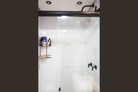 Apartamento para alugar com 75m², 2 quartos e 1 vagaDetalhe do Banheiro da Suite