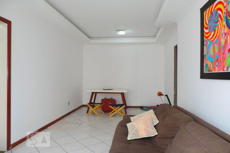 Sala de apartamento para alugar com 2 quartos, 64m² em Praia Comprida, São José