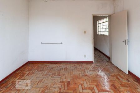Casa à venda com 265m², 3 quartos e 4 vagasEdícula - Quarto