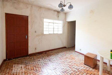Casa à venda com 265m², 3 quartos e 4 vagasEdícula - Sala