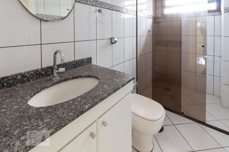 Casa à venda com 265m², 3 quartos e 4 vagasBanheiro da Suíte 2