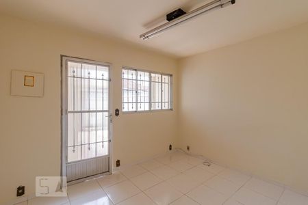 Casa para alugar com 100m², 3 quartos e 2 vagas Casa para alugar com 100m², 3 quartos e 2 vagasEdícula