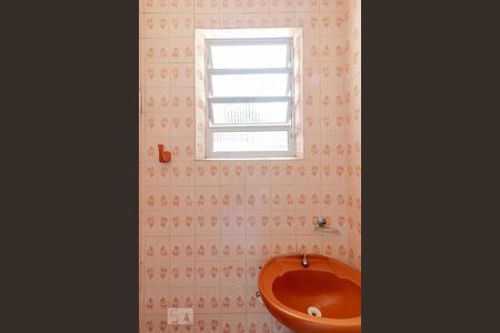 Casa para alugar com 100m², 3 quartos e 2 vagas Casa para alugar com 100m², 3 quartos e 2 vagasBanheiro de Serviço