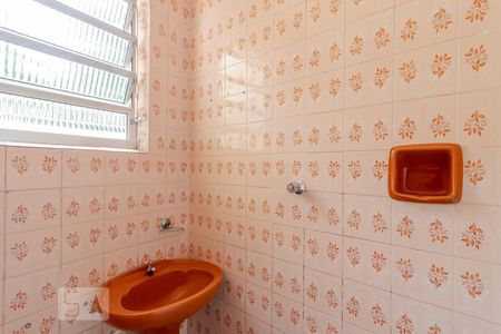 Casa para alugar com 100m², 3 quartos e 2 vagas Casa para alugar com 100m², 3 quartos e 2 vagasBanheiro de Serviço