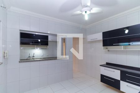 Casa à venda com 100m², 2 quartos e 2 vagas Casa à venda com 100m², 2 quartos e 2 vagasCozinha