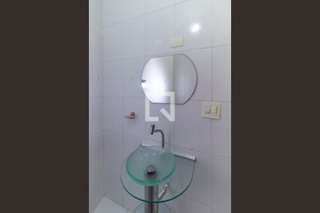 Casa à venda com 100m², 2 quartos e 2 vagas Casa à venda com 100m², 2 quartos e 2 vagasBanheiro 2