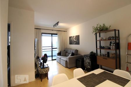 Sala  de Apartamento com 3 quartos, 72m² Vila Romana