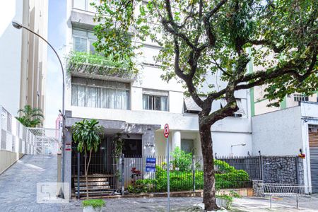 Apartamento à venda com 170m², 3 quartos e 1 vaga Apartamento à venda com 170m², 3 quartos e 1 vagaFachada