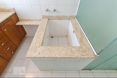 Apartamento à venda com 170m², 3 quartos e 1 vaga Apartamento à venda com 170m², 3 quartos e 1 vagaBanheiro 1