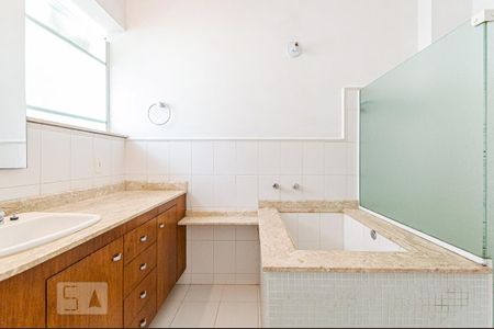 Apartamento à venda com 170m², 3 quartos e 1 vaga Apartamento à venda com 170m², 3 quartos e 1 vagaBanheiro 1