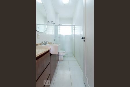 Apartamento à venda com 170m², 3 quartos e 1 vaga Apartamento à venda com 170m², 3 quartos e 1 vagaBanheiro 2