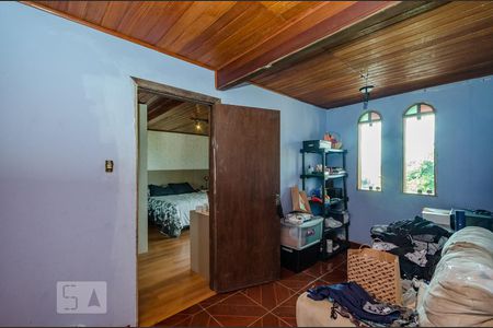 Casa à venda com 435m², 6 quartos e 4 vagas Casa à venda com 435m², 6 quartos e 4 vagassala Suíte 2