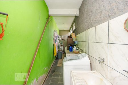 Casa à venda com 435m², 6 quartos e 4 vagas Casa à venda com 435m², 6 quartos e 4 vagasÁrea de Serviço