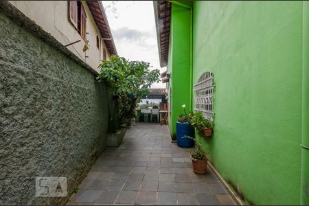 Casa à venda com 435m², 6 quartos e 4 vagas Casa à venda com 435m², 6 quartos e 4 vagasQuintal