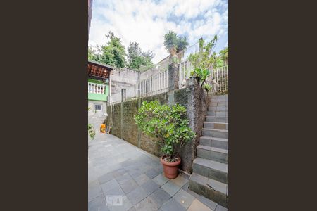 Casa à venda com 435m², 6 quartos e 4 vagas Casa à venda com 435m², 6 quartos e 4 vagasQuintal