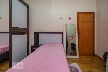 Casa à venda com 435m², 6 quartos e 4 vagas Casa à venda com 435m², 6 quartos e 4 vagasQuarto 3