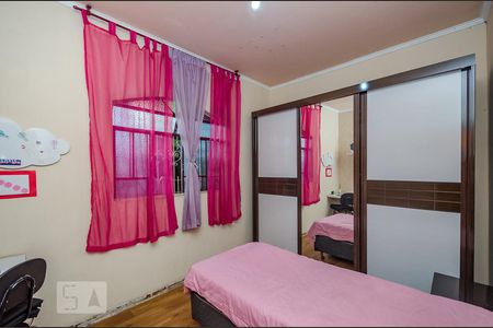 Casa à venda com 435m², 6 quartos e 4 vagas Casa à venda com 435m², 6 quartos e 4 vagasQuarto 3