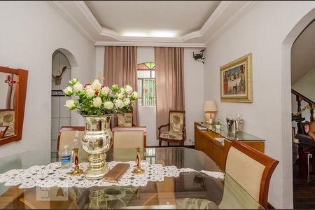 Casa à venda com 435m², 6 quartos e 4 vagas Casa à venda com 435m², 6 quartos e 4 vagasSala 2