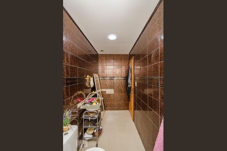 Casa à venda com 435m², 6 quartos e 4 vagas Casa à venda com 435m², 6 quartos e 4 vagasBanheiro da Suíte