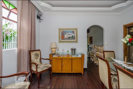 Casa à venda com 435m², 6 quartos e 4 vagas Casa à venda com 435m², 6 quartos e 4 vagasSala 2