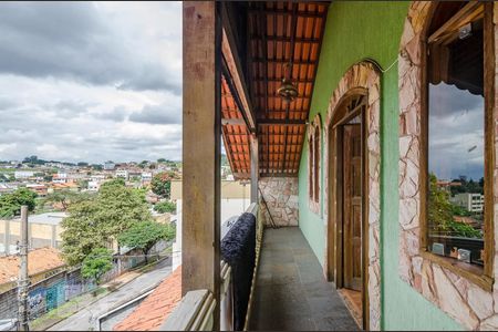 Casa à venda com 435m², 6 quartos e 4 vagas Casa à venda com 435m², 6 quartos e 4 vagasvaranda Suíte 2