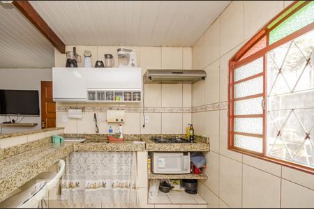 Casa à venda com 435m², 6 quartos e 4 vagas Casa à venda com 435m², 6 quartos e 4 vagasCozinha