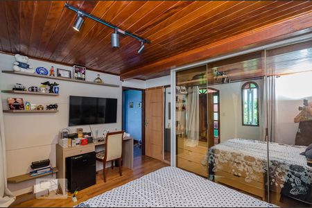 Casa à venda com 435m², 6 quartos e 4 vagas Casa à venda com 435m², 6 quartos e 4 vagasSuíte 2