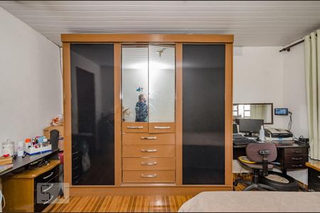 Casa à venda com 435m², 6 quartos e 4 vagas Casa à venda com 435m², 6 quartos e 4 vagasQuarto 1