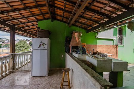 Casa à venda com 435m², 6 quartos e 4 vagas Casa à venda com 435m², 6 quartos e 4 vagasvaranda