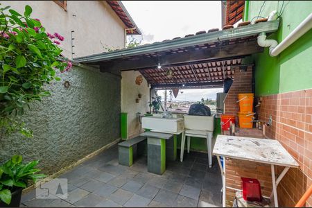 Casa à venda com 435m², 6 quartos e 4 vagas Casa à venda com 435m², 6 quartos e 4 vagasvaranda