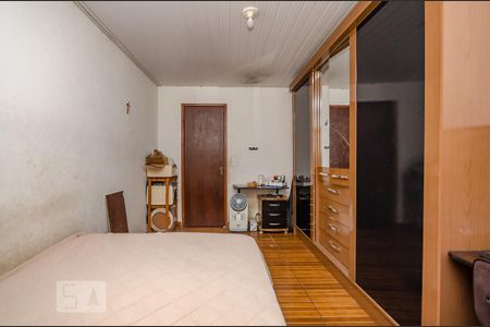 Casa à venda com 435m², 6 quartos e 4 vagas Casa à venda com 435m², 6 quartos e 4 vagasQuarto 1