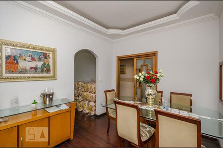 Casa à venda com 435m², 6 quartos e 4 vagas Casa à venda com 435m², 6 quartos e 4 vagasSala 2