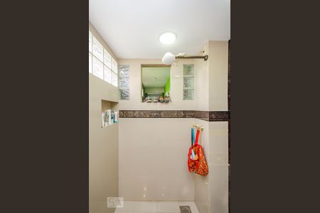 Casa à venda com 435m², 6 quartos e 4 vagas Casa à venda com 435m², 6 quartos e 4 vagasBanheiro da Suíte